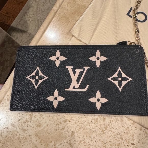 Authentic Felicie pochette 
Excellent conditions 
Comes with all seen in pic - Picture 3 of 10